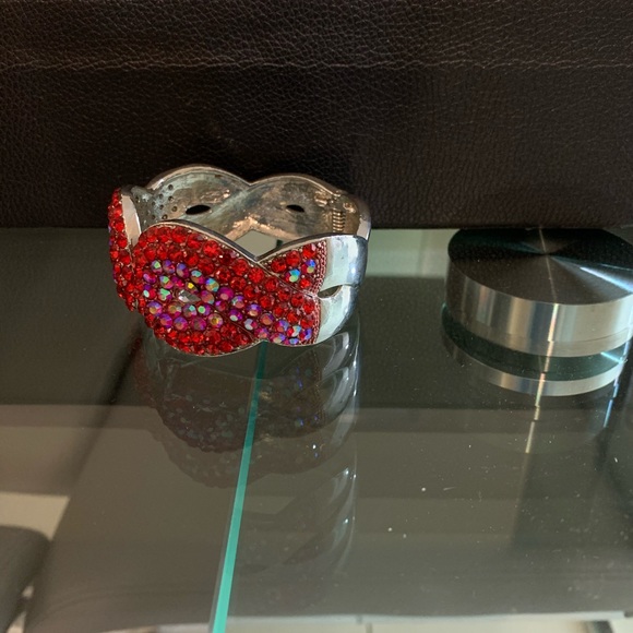 Designer Style Red Rhinestones Bracelet - Picture 3 of 5